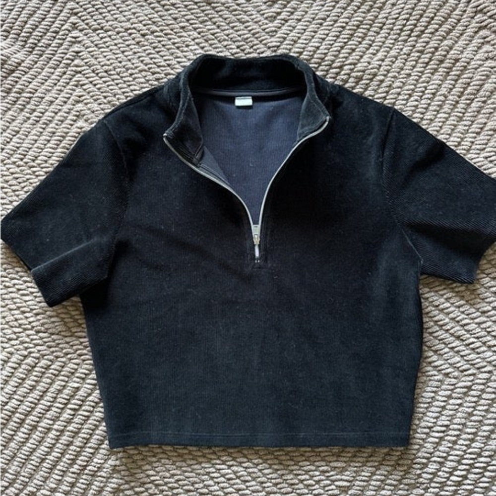 Alo Ribbed zip up crop tee size small